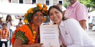 Huejutla impulsa a sus artesanos con bazar en el corazón de la ciudad