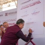 Menchaca firma convenio para proteger la imagen urbana