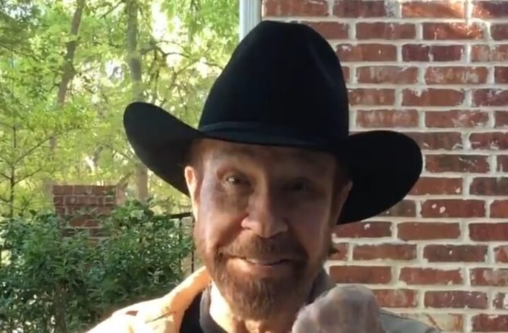 Fallece Chuck Norris a los 86 años; un ícono del cine de acción