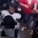 Madres alentan pelea entre alumnas en Tizayuca