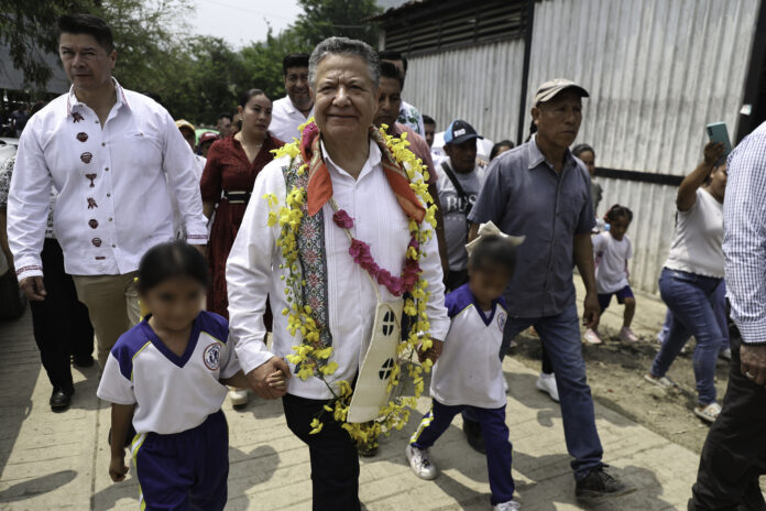 070526_GOBERNADOR_RT SUPERVISIÓN DE OBRA_YAHUALICA_LG_1