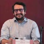 Morena exhibe estatus profesional de Andy López Beltrán