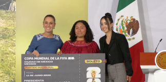 Sheinbaum entrega boletos del Mundial 2026 a jóvenes futbolistas