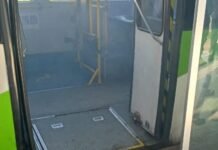 Desalojan a pasajeros por falla mécanica en unidad del Tuzobús