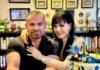Con flores, pastel y rodeada de amigos Maribel Guardia celebra su cumple