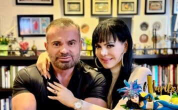 Con flores, pastel y rodeada de amigos Maribel Guardia celebra su cumple