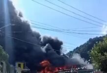 Explosión consume cinco vehículos y comercio en Tianguistengo