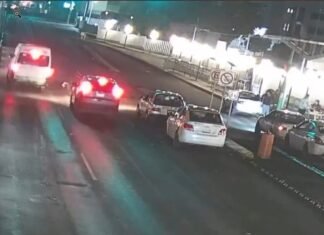 Adulto mayor muere atropellado por Urvan del Tuzobús