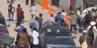 Toman alcaldía y bloquean carretera federal en San Felipe Orizatlán