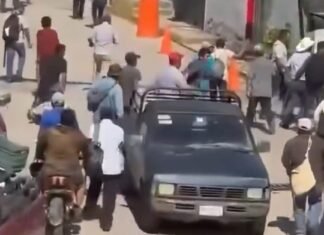 Toman alcaldía y bloquean carretera federal en San Felipe Orizatlán