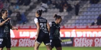Pachuca se impone en casa y pone pie y medio en la Final
