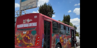 Unidad alimentadora del Tuzobús es impactada por un particular