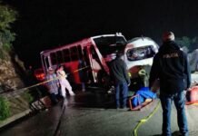 Cuatro muertos y 7 heridos deja accidente en zona turística de Hidalgo