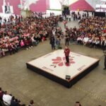 Entrega Menchaca tarjetas de Programas del Pueblo