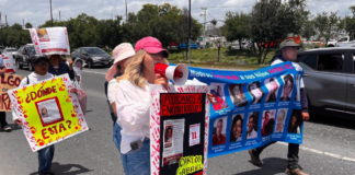 Madres buscadoras marchan en Pachuca