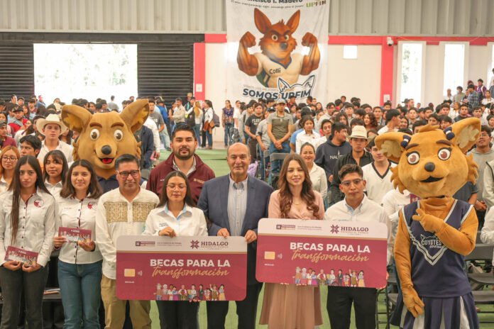 Natividad Castrejón entrega más de mil Becas para la Transformación en la UPFIM (5)