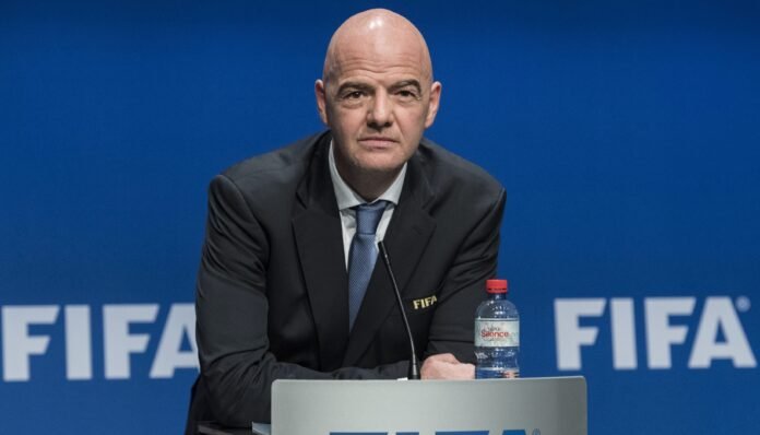 FIFA hizo controles a 354 jugadores en un último año sin positivos