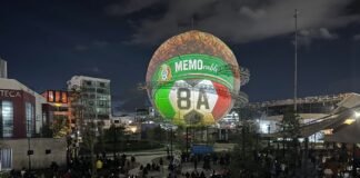 Homenaje a leyendas del fútbol con videomapping mundialista
