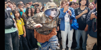 Niño de 11 años gana la primera batalla de “farmear aura” en CDMX