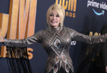Muere Dolly Parton; Trump ordena izar banderas a media asta