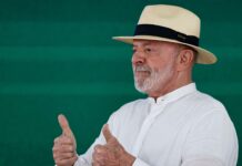 Lula oficializa candidatura para buscar un cuarto mandato en Brasil