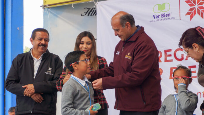 SEPH beneficia a más de 28 mil estudiantes con programa de salud visual (2)