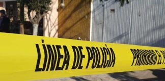 Muere atropellada tras choque entre combi y camioneta de valores