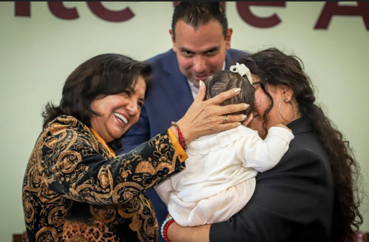Niñas y niños encuentran nueva familia mediante programa de adopción