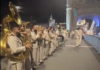 ¡Les apagaron el palomazo! Policía retira a Banda El Recodo del Tower Bridge
