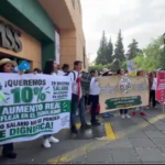Marchan trabajadores del IMSS; exigen jubilación digna y mejores condiciones laborales