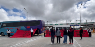 Normalistas de El Mexe mantienen tomada por segundo día la caseta de San Alejo