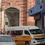 Urvan de la Ruta Amarilla atropella a adulta mayor en Pachuca