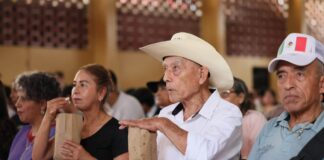 Originaria lleva cine en lenguas indígenas a comunidades de Hidalgo