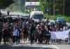 Caravana de centroamericanos ingresa a México por Chiapas