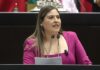 Morena propone reconocer en la Constitución a mexicanos migrantes