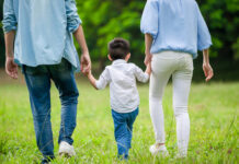 Sanar el pasado mientras crías: cómo evitar repetir heridas de la infancia