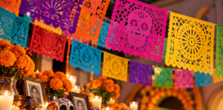 Papel picado, el arte que da color y movimiento a nuestros altares