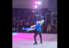 Donovan Carrillo lleva la lucha libre mexicana al patinaje sobre hielo