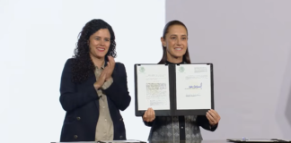 Sheinbaum firma decreto que establece la nacionalidad única