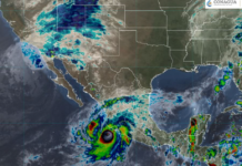 Huracán Simon alcanza categoría 4; estados de occidente en alerta